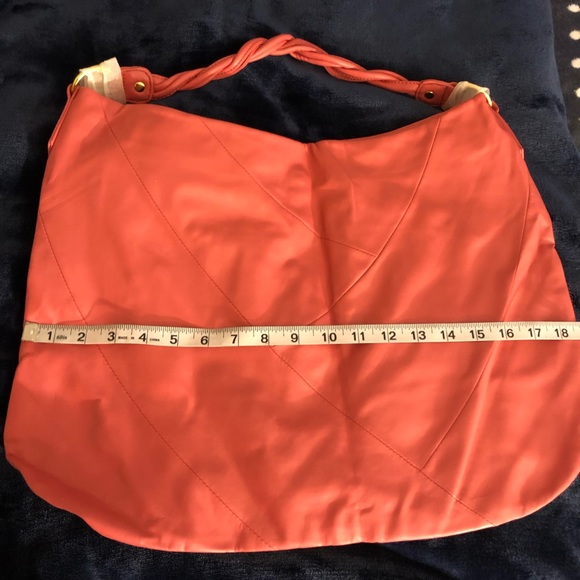 NWOT AVON 👛 Purse - Picture 2 of 4